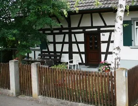 Gemuetliches Altes Fachwerkhaus Mit Vorgarten